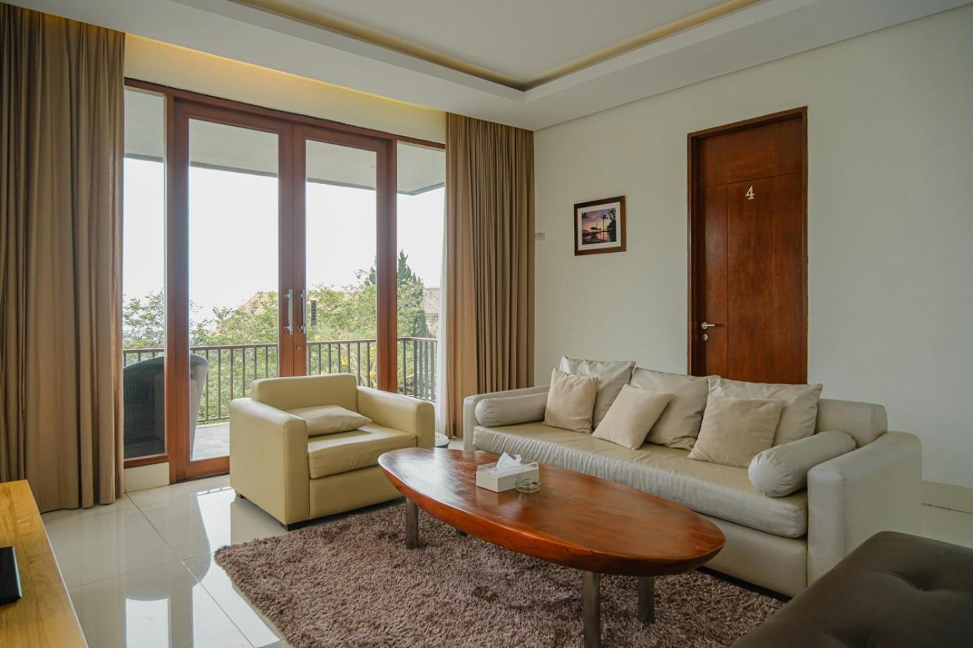 Oyama City View Villa 4 Bedrooms With A Private Swimming Pool Bandung Eksteriør bilde