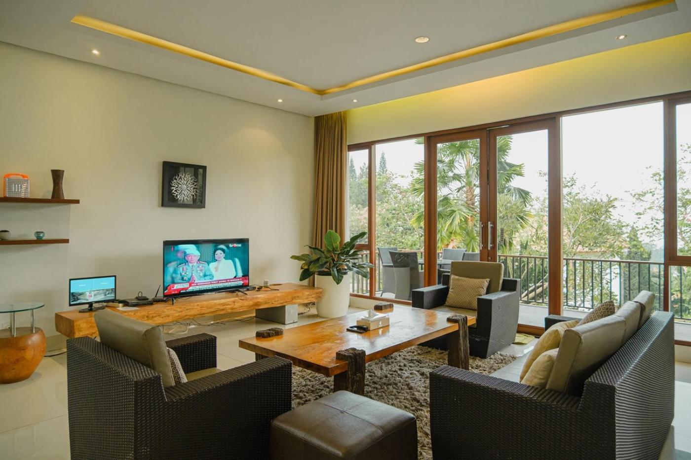 Oyama City View Villa 4 Bedrooms With A Private Swimming Pool Bandung Eksteriør bilde