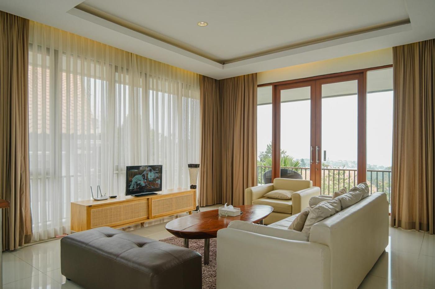Oyama City View Villa 4 Bedrooms With A Private Swimming Pool Bandung Eksteriør bilde