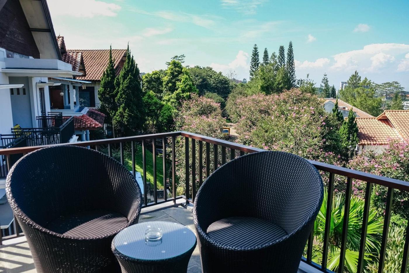 Oyama City View Villa 4 Bedrooms With A Private Swimming Pool Bandung Eksteriør bilde